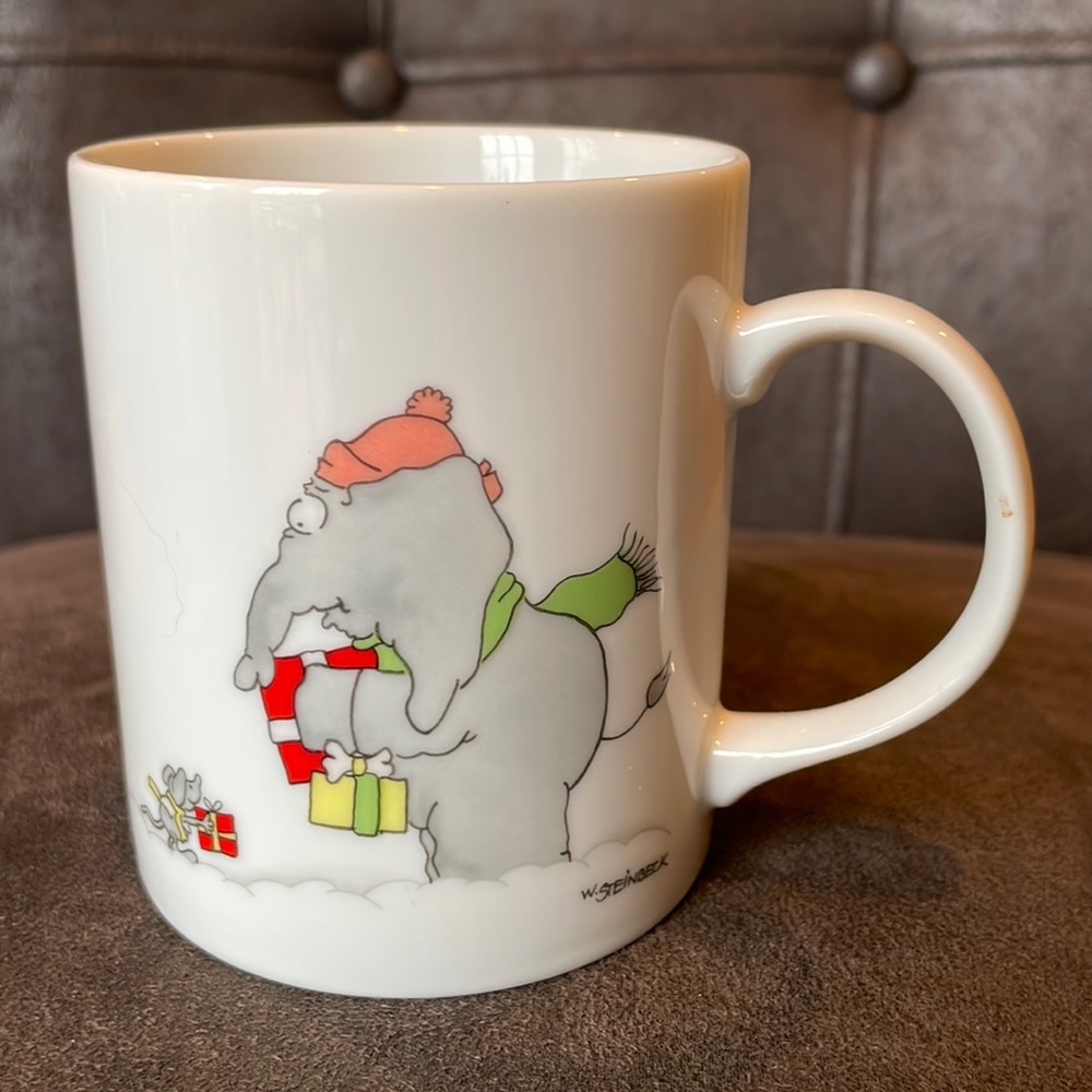 New Steinbeck for Toscany Christmas Mug Elephant Mouse Exchanging Presents 10 oz